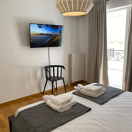 2 Bd Top Floor Aprt With Acropolis View-2